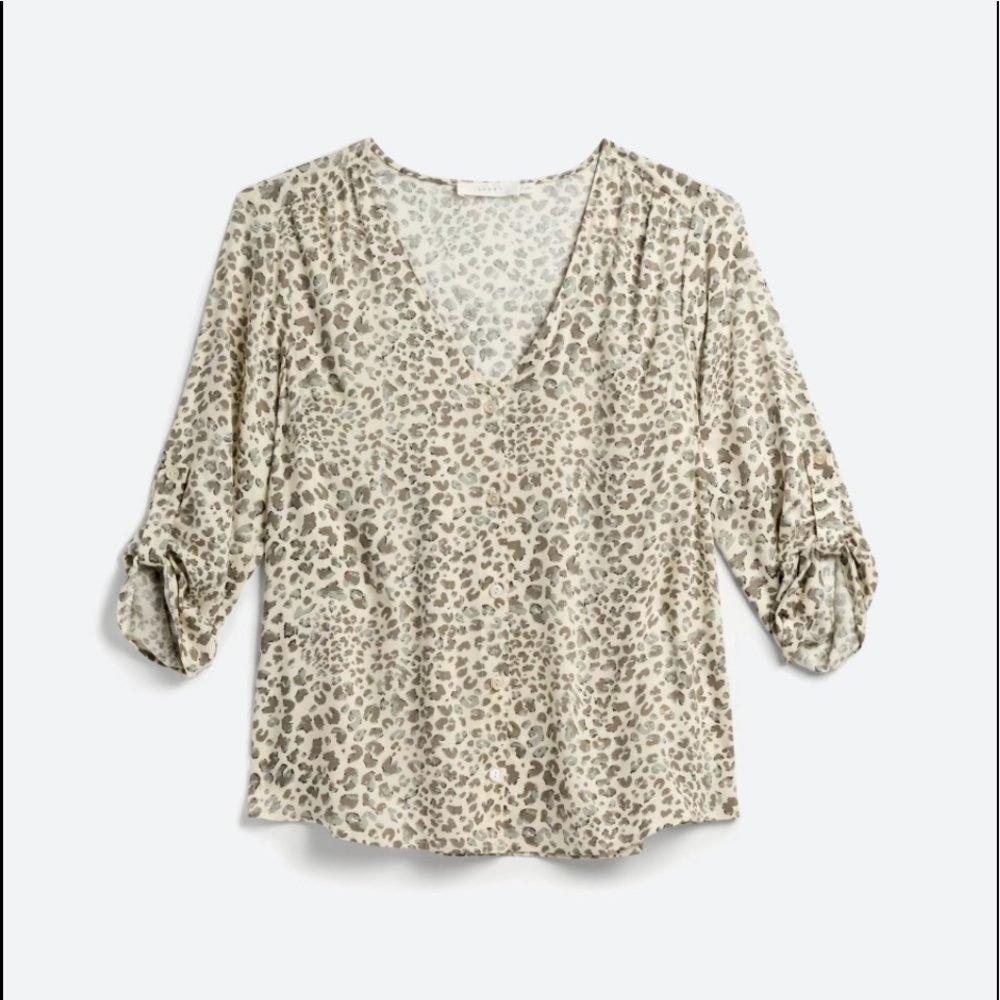 LUSH Caston Button Down
Rolltab Top